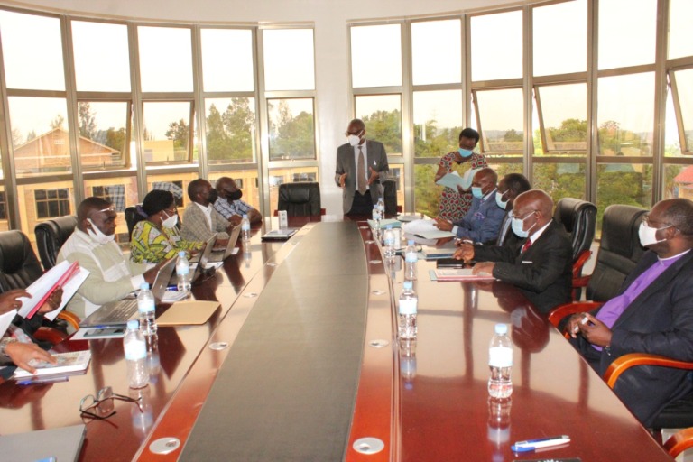 Abazashyira mu bikorwa uyu mushinga wo kwifashisha ikoranabuhanga mu myigishirize babanje kuwuganiraho mbere yo gusinya amasezerano yo kuwushyira mu bikorwa