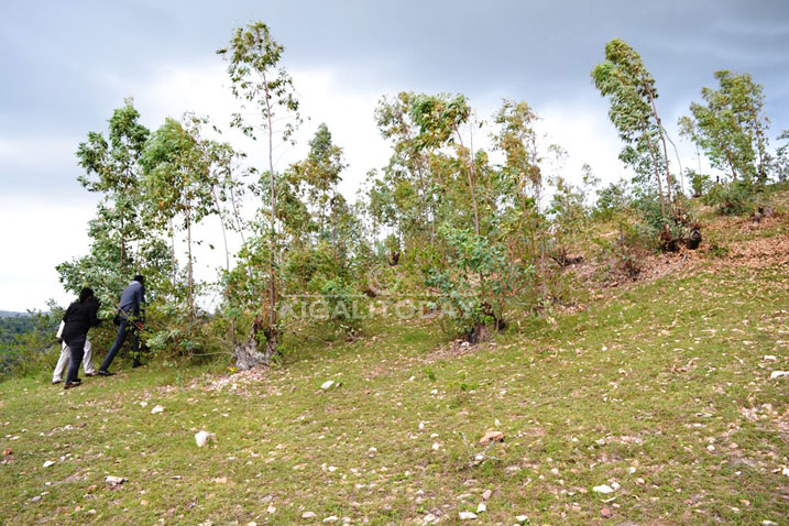 Amabuye ari ku musozi wa Nyiranduga nayo yafashaga abahahungiye kwirwanaho