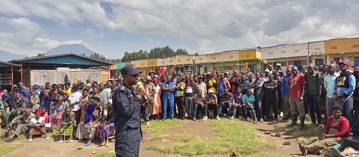 Mu byo abaturage basabwe harimo no kwibungabungira umutekano no kuba buri wese agomba kuba ijisho rya mugenzi we