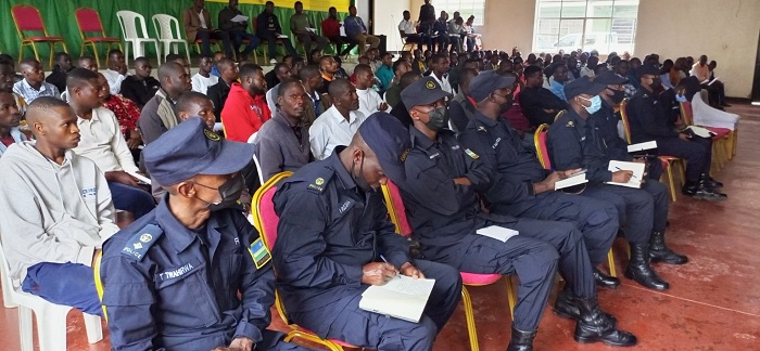 Inama yitabiriwe n'abayobozi mu nzego zinyuranye z'umutekano