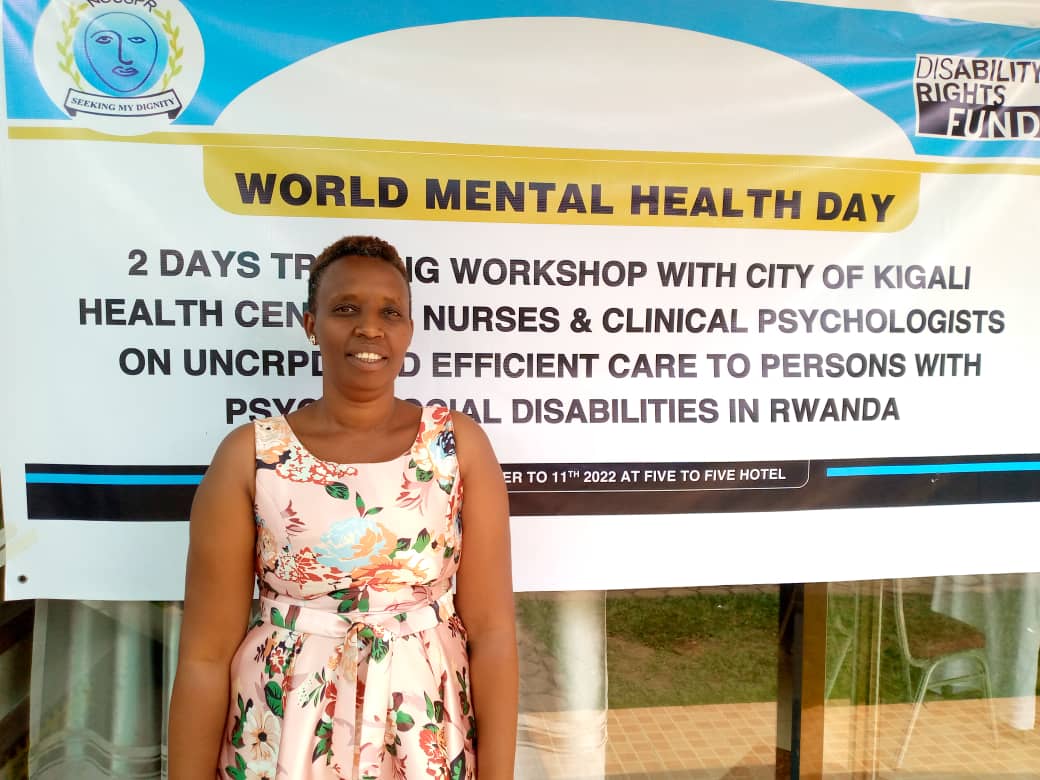 Umutoni ukorera ku kigo nderabuzima cya Masaka