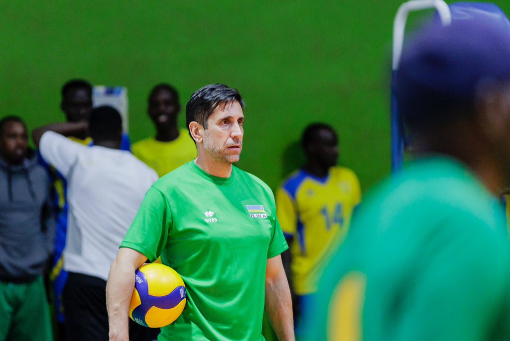 Umutoza w'amakipe y'igihugu yombi (abagabo n'abagore) PAULO DE TARSO MILAGRESS