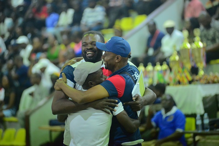 Umutoza wa REG VC Patrice yishimira gukura igikombe hanze