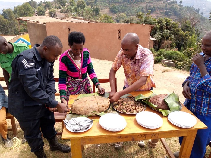 Ni uku kera bakataga umutsima