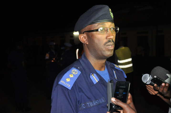 Umuvugizi wa Polisi mushya, CSP Celestin Twahirwa, ashimira nawe abapolisi uburyo bakomeje kwitwara mu kugarura amahoro mu bihugu bitandukanye bya Afurika. 