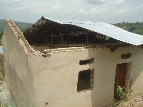 Iyi nzu yo yatakaje igisenge cy'uruhande rumwe