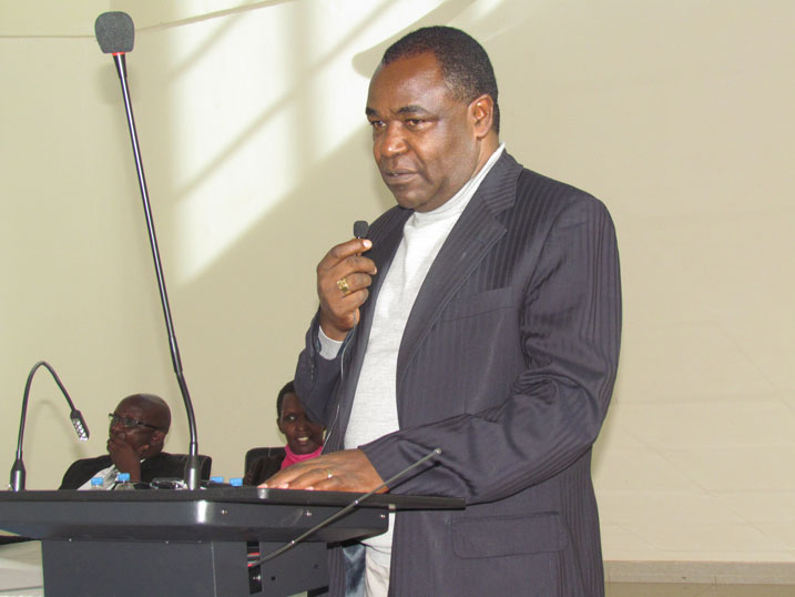 Prof Njoroje avuga ko abanyeshuri bize i Rukara n'i Kavumu bemerewe gukomeza amashuri nibura nyuma y'imyaka ibiri bigisha.