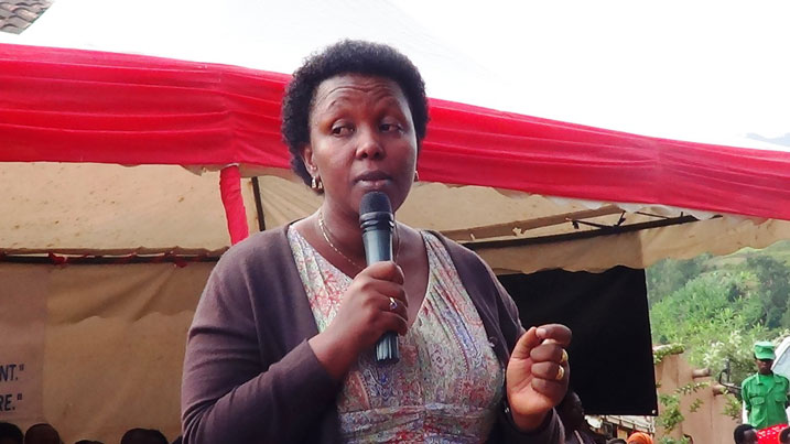 Umuyobozi w'Akarere ka Muhanga, Yvonne Mutakwasuku, avuga ko n'ubwo bazakurikirana ibibazo by'aba baturage n'ubwo nta cyemeza ko bishyuye.