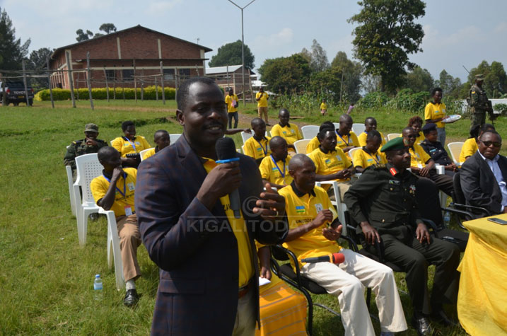 Umuyobozi w'akarere ka Rusizi asaba abarezi kurandura ingengabitekerezo mu mashuri