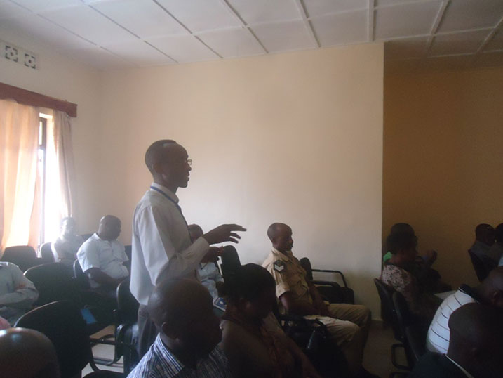 Umuyobozi w'ibitaro bya Gihundwe avuga ko bazakomeza kubara amadeni akarere kabarimo.