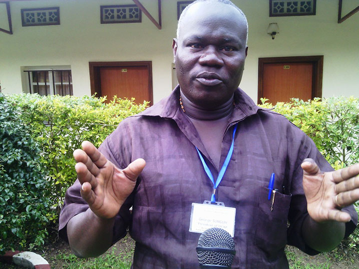 Sungu avuga ko abanyamakuru batangaza ibinyoma bayobya abaturage.