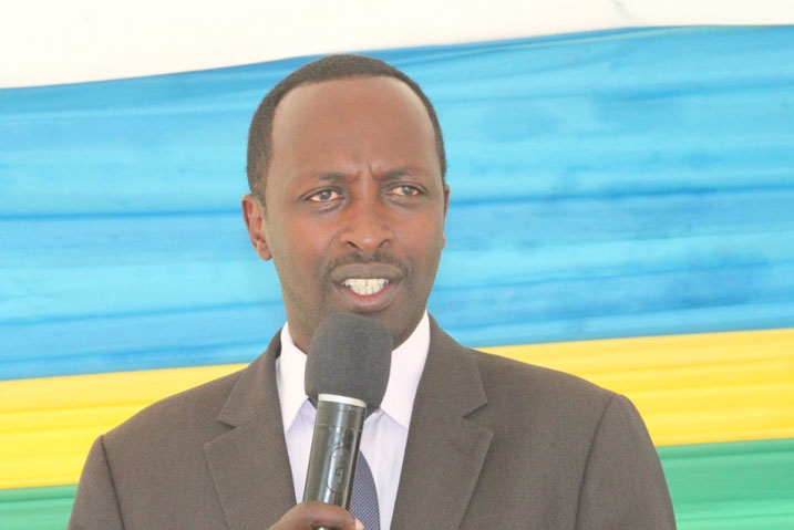 Munyantwali Alphonse yasabye uturere twagaragayeho amakosa kwivanaho icyo cyasha.