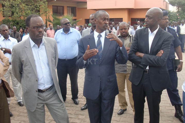 Umuyobozi w'Akarere ka Gasabo asobanura akamaro ka ziriya modoka.