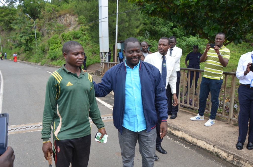 Umuyobozi w'Akarere ka Rusizi agiye gushyikiriza Abarundi umupolisi wabo