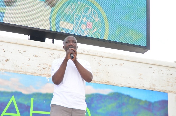 Umuyobozi w'Akarere ka Rusizi wungirije ushinzwe imibereho y'abaturage, Nsigaye Emmanuel, avuga ko imyumvire y'abaturage ikiri hasi