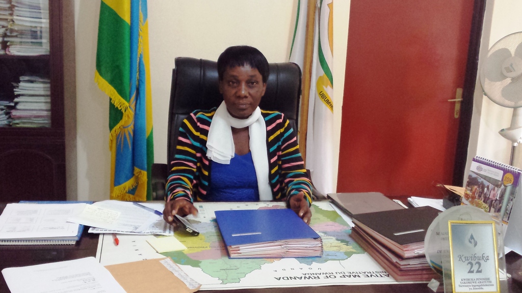 Umuyobozi w'Akarere ka Rutsiro aravuga ko hafashwe ingamba zo kwishyuza abinangiranye amafaranga ya VUP bagurijwe.