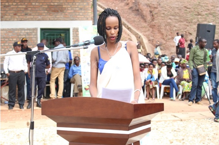 umuyoboziwa RDB asobanura ko Abanyarwanda nibitabira gusura ibigize umuco w'u Rwanda bizabafasha kubimenyekanisha mu mahanga.