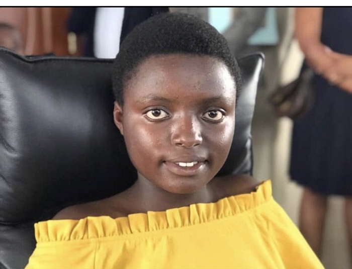 Tumukunde Françoise, yabaye uwa mbere mu batsinze ibizamini bisoza icyiciro rusange cy