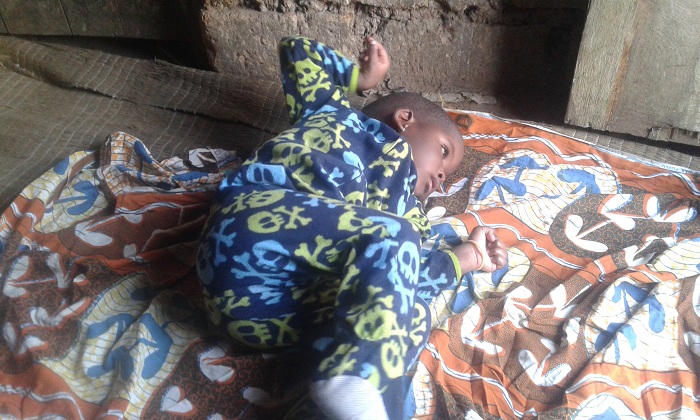 Ku myaka itatu uyu mwana ntabasha kugenda ntanavuga