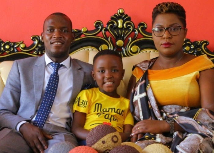 Izere Louange Ora hamwe n'ababyeyi be