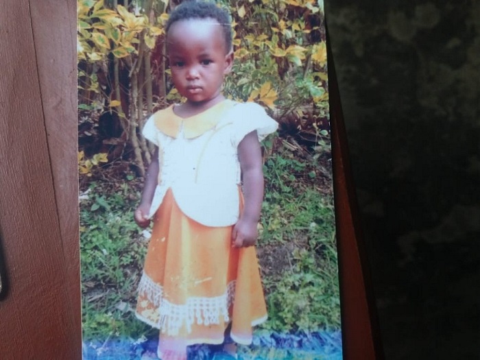 Ifoto igaragaza umwana akiri muzima atarafatwa n'uburwayi