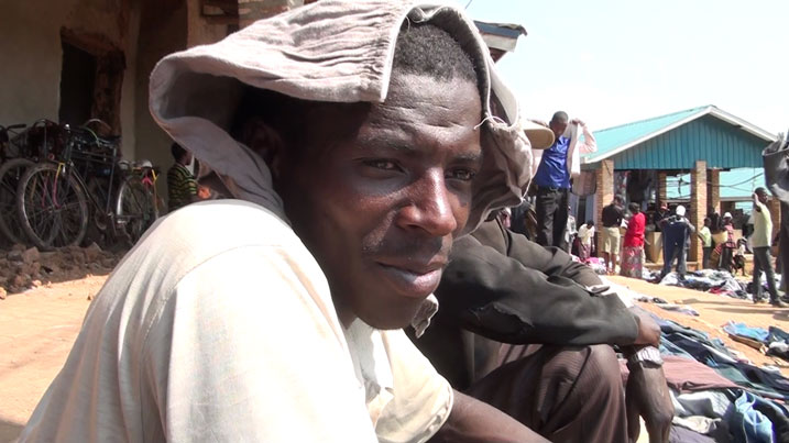 Bamwe mu bacururiza hasi bavuga ko batoroherwa mu gihe cy