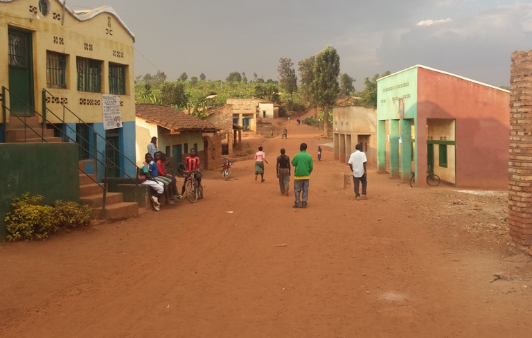 Umwe mu mihanda yakozwe muri gahunda ya VUP mu murenge wa Mukindo