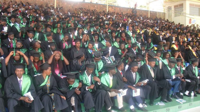 UNILAK yatanze impamyabushobozi zisanga ibihumbi 2000 ku bayirangijemo 