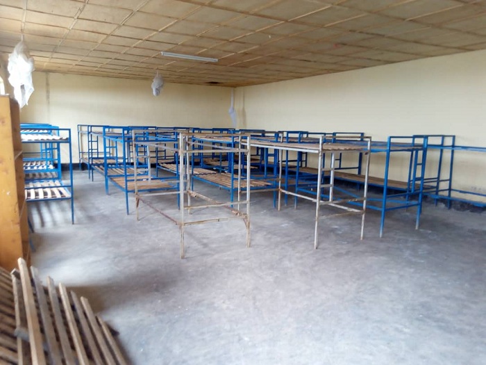 Uburyamo bw'abahungu burimo ibitanda bike