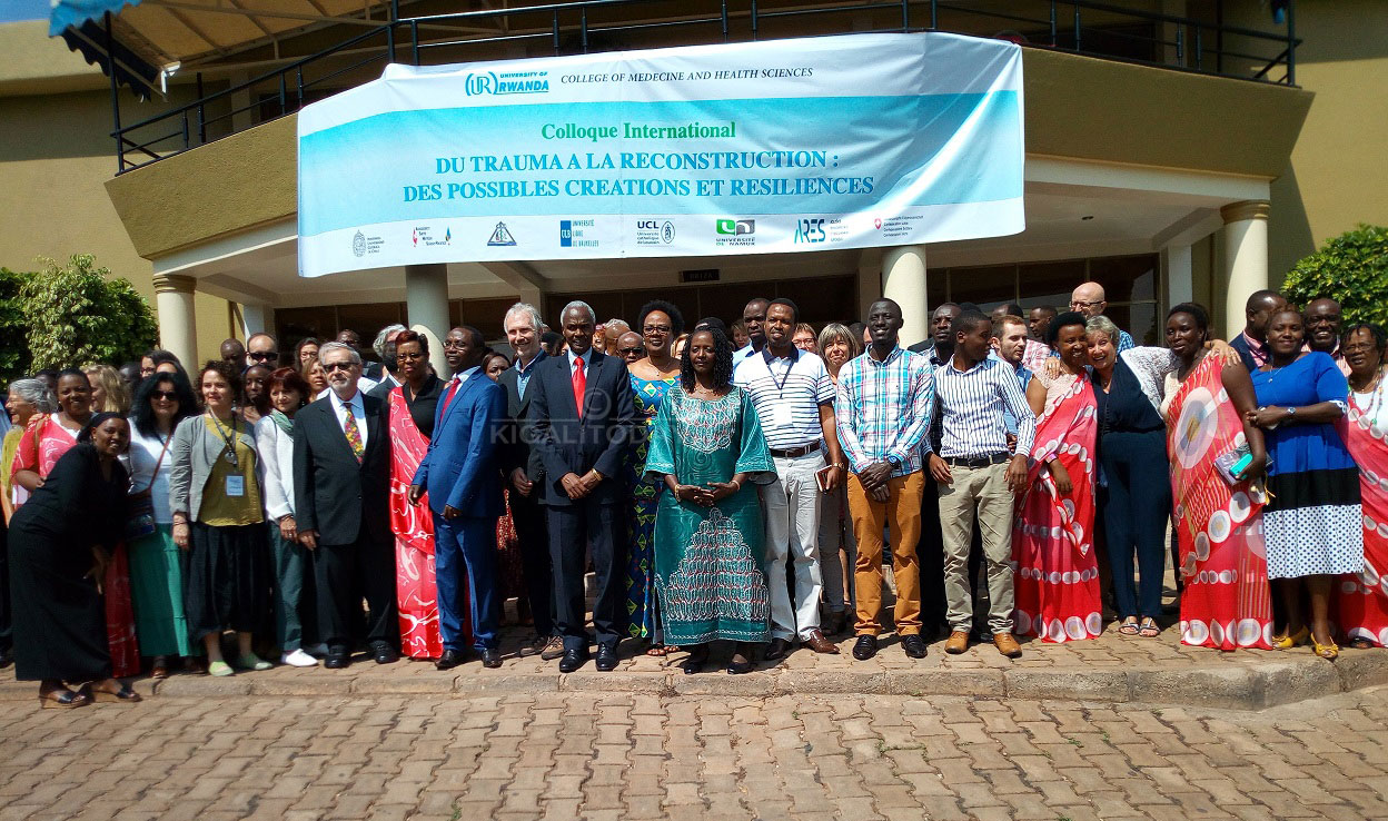 Bamwe mu bateraniye nama mpuzamahanga y'iminsi itatu ibera i Kigali, ivuga ku ihungabana mu Rwanda nyuma ya Jenoside 