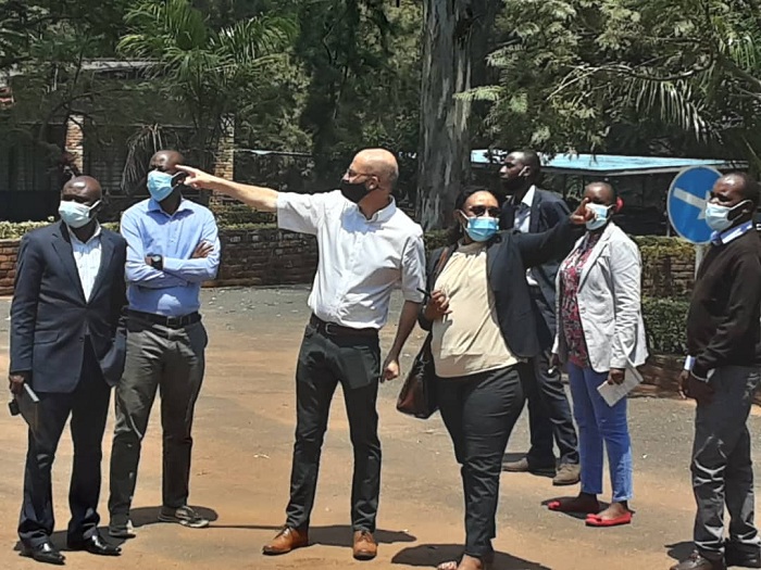 Basuye inyubako zitandukanye za kaminuza