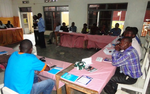 Urubyiruko rurakangurirwa gukoresha agakingirizo nk