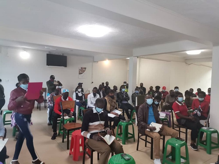 Rwiyemeje gutinyuka rugahanga imirimo hirindwa ubushomeri mu rubyiruko