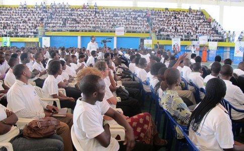 Urubyiruko rwari ruri muri stade Amahoro, narwo rwakurikiranye inama y