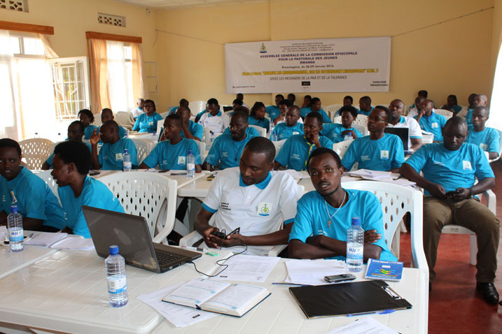 Urubyiruko rurasabwa gukeburana rukava mu ngeso mbi kuko ari byo byatuma abarushora mu bihungabanya amahoro batabona aho baruhera.