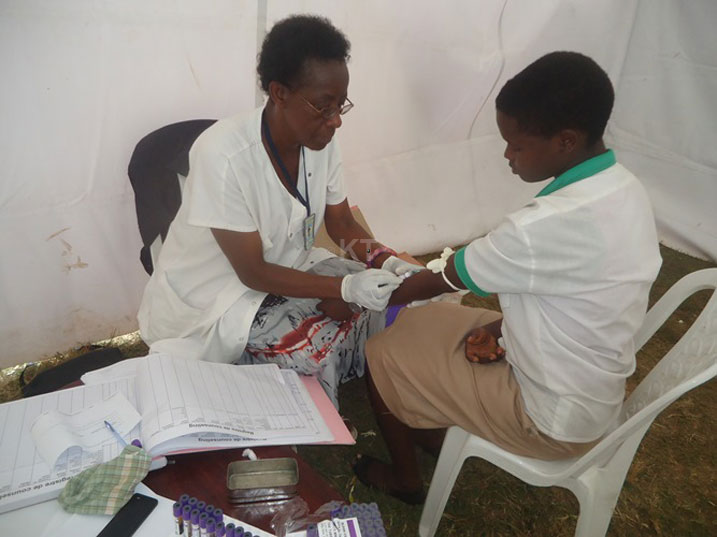 Muri ubu bukangurambaga banasuzuma urubyiruko ku bushake ngo rumenye uko ubuzima bwarwo buhagaze.