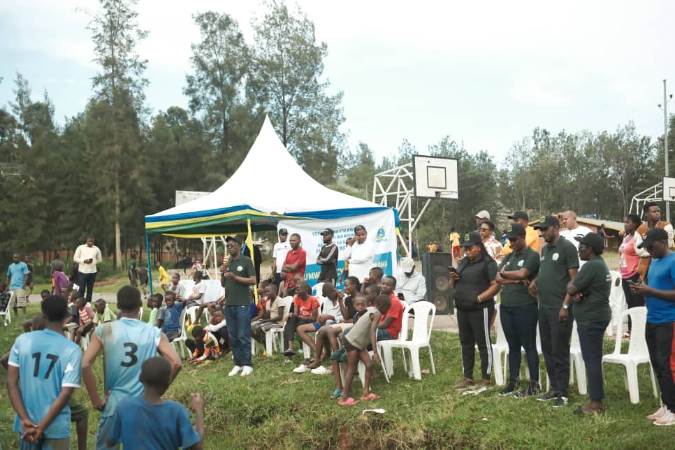 Perezida w'Inama Njyanama y'Umurenge wa Kicukiro, Karayiga Anastase, yahaye ikiganiro abiganjemo urubyiruko