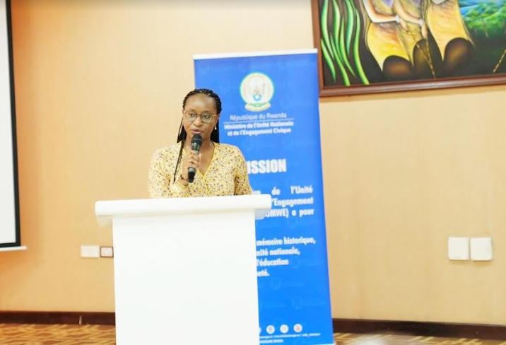 Umunyamabanga uhoraho muri MINIBUMWE, Clarisse Munezero