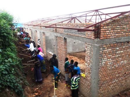 Gusenga babifatanya n