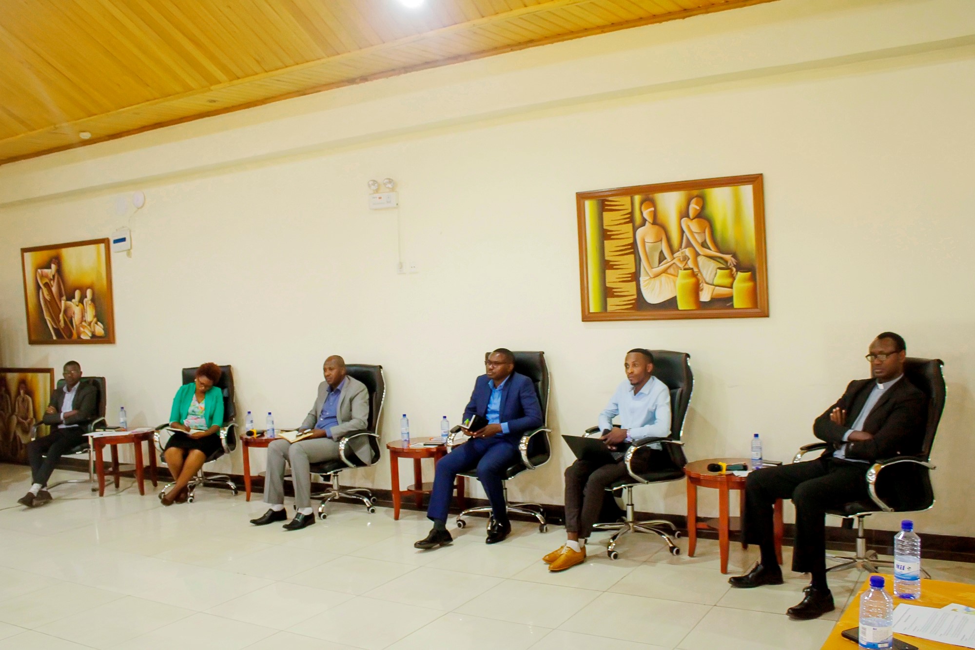 Baganiriye uburyo urubyiruko rwabona akazi