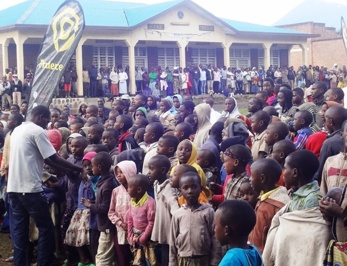 Urubyiruko n'abana bari bitabiriye kumva inyigisho zo kwirinda SIDA