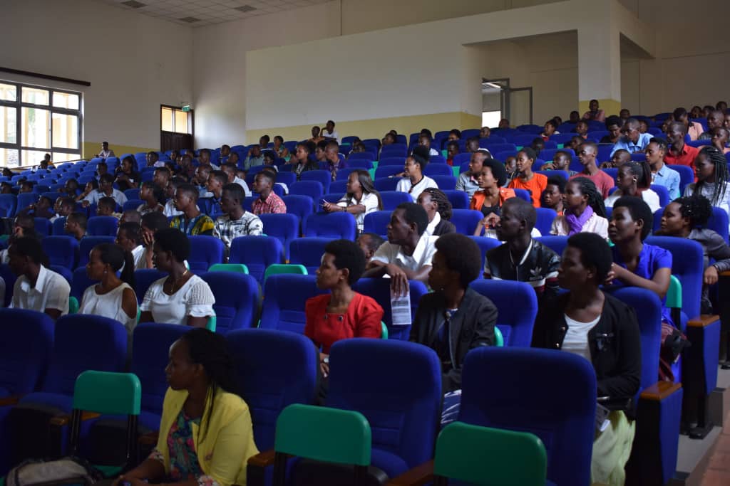 Urubyiruko rugaragaza ubushake bwo gusobanukirwa n'ibyerekeranye n'izo mpamyabushobozi zarufasha kwibeshaho