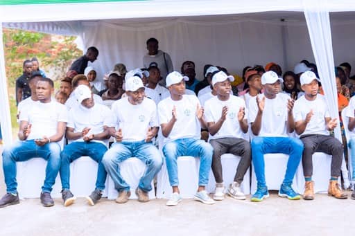 Urubyiruko rurashimira Paul Kagame