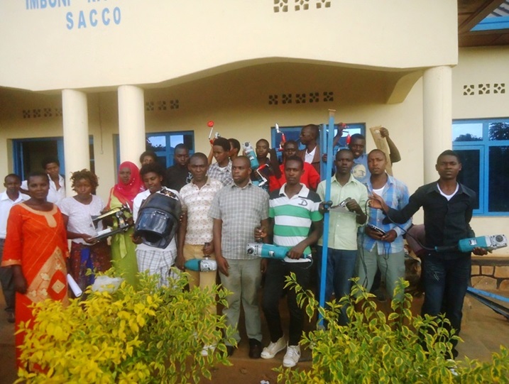 Urru ubyiruko nirwo rwahawe ibikoresho by