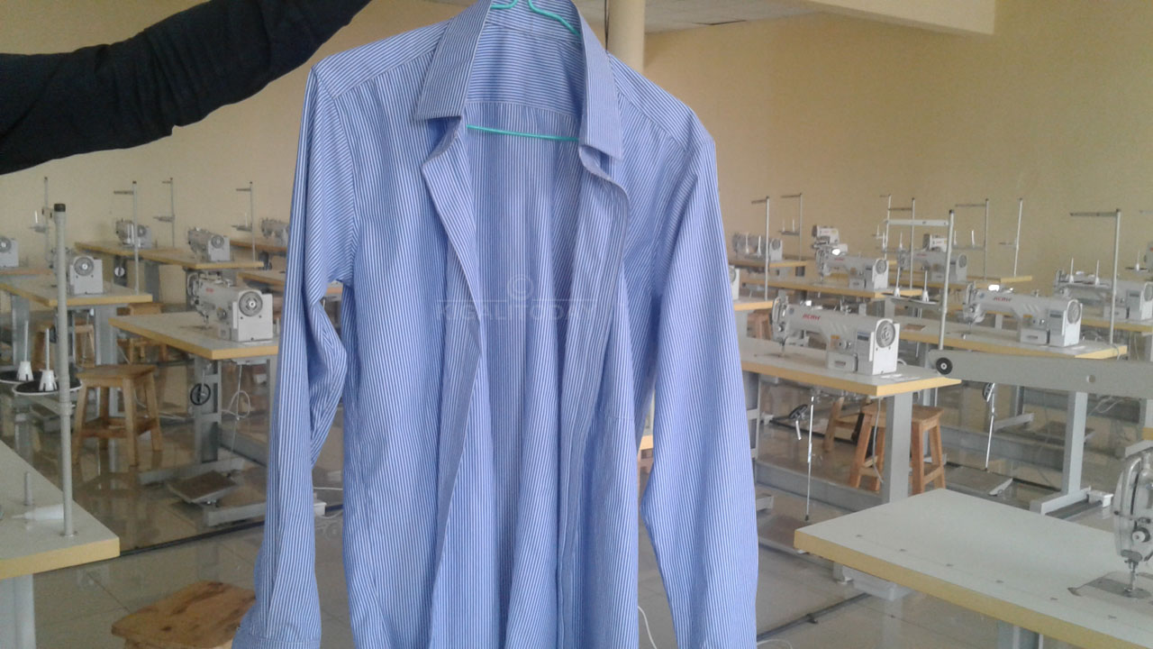 Iyi shati yakorewe muri urwo rugandaa rw'imyenda rwo muri Burera 