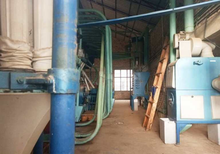 Imashini ziri mu ruganda ntizikijyanye n'igihe. Hakenewe n'izigezweho kugira ngo uruganda ruzajye rutanga ifarini nziza