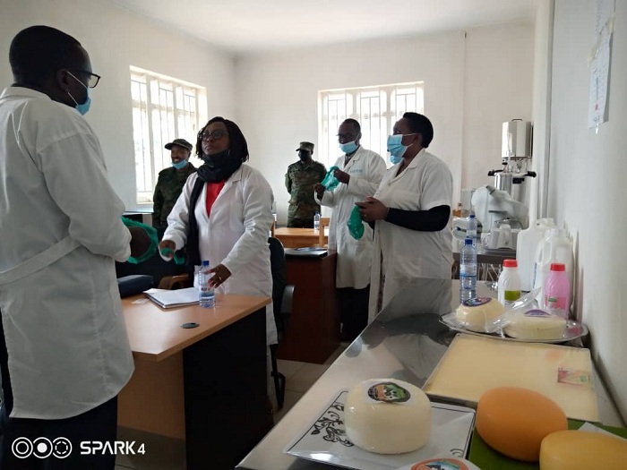 Abasenateri basobanuriwe imikorere y'urwo ruganda