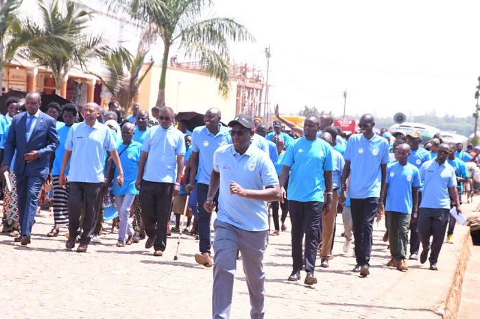 Bakoze urugendo rw'amaguru kuva mu Mujyi wa Nyagatare kugera ku biro by'Akarere