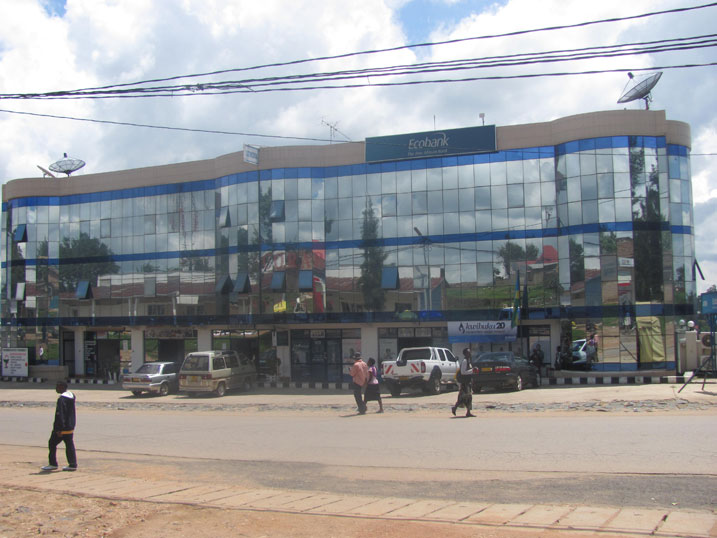 Urugero rw'inyubako zifuzwa kuzamurwa mu mujyi wa Muhanga.