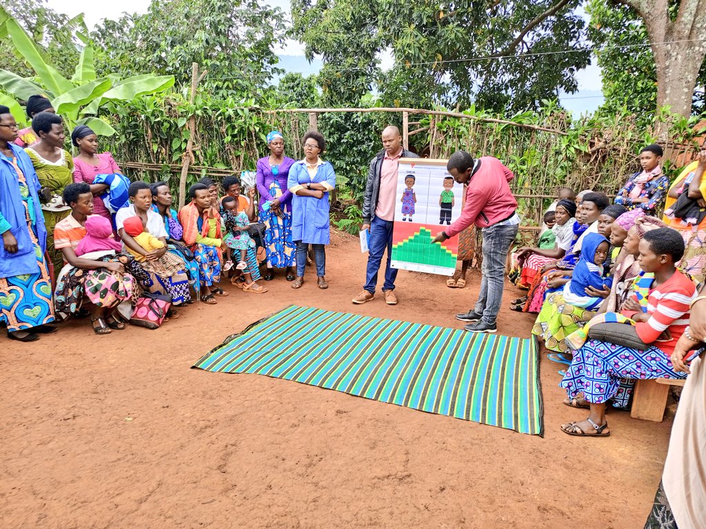 Mu kwishimira ibyagezweho, banasuye kimwe mu bigo mbonezamikurire